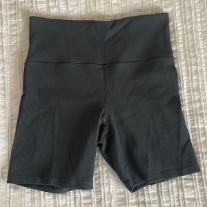 Athleta Elation Rib 7” Short